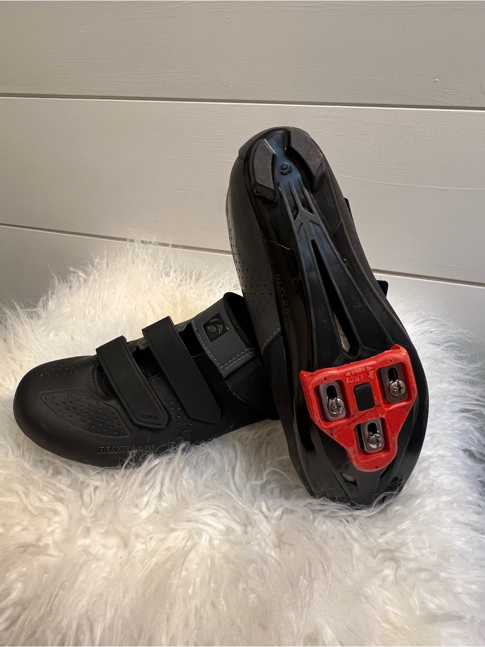 Bontrager Men's 9 Black Cycling Shoes with Red Cleats Attached